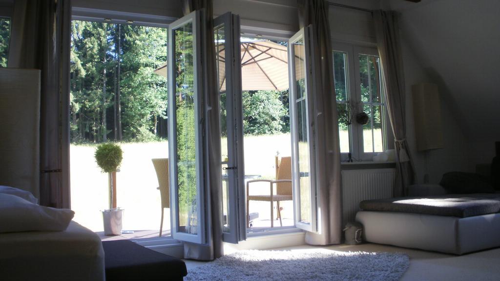 フロイデンシュタットGaestezimmer Im Haus Am Waldアパートメント 部屋 写真