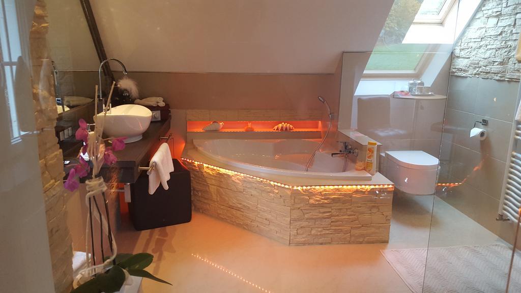 Gaestezimmer Im Haus Am Wald フロイデンシュタット エクステリア 写真