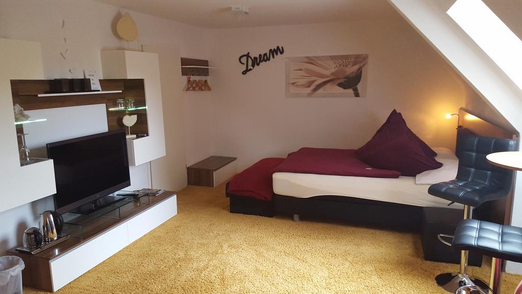 Gaestezimmer Im Haus Am Wald フロイデンシュタット エクステリア 写真