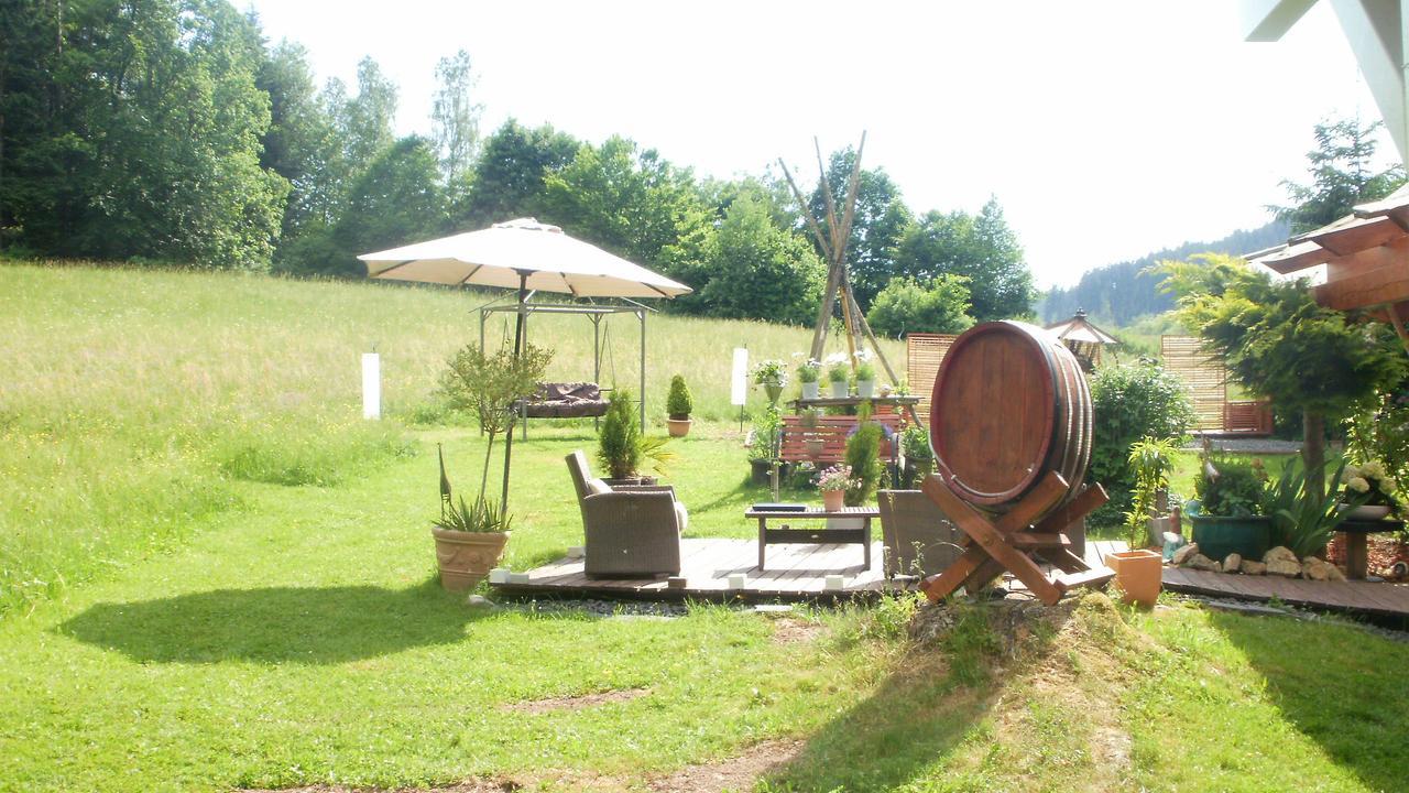 Gaestezimmer Im Haus Am Wald フロイデンシュタット エクステリア 写真
